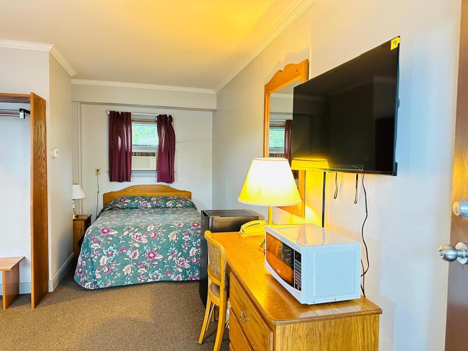 Stiles Motel Hill View Woodstock Eksteriør bilde