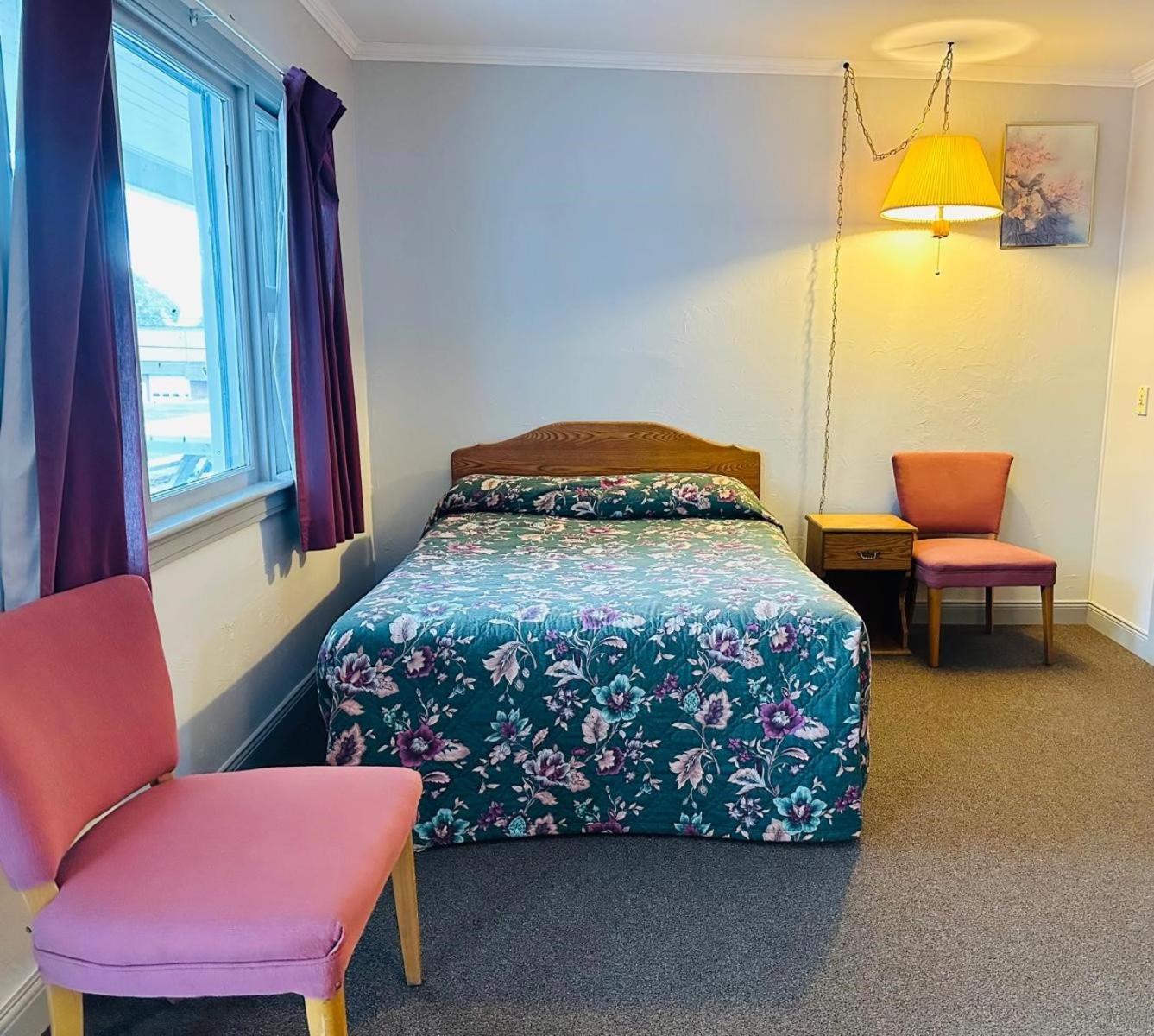 Stiles Motel Hill View Woodstock Eksteriør bilde