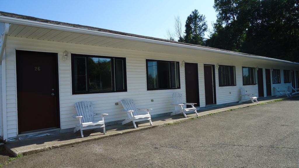Stiles Motel Hill View Woodstock Eksteriør bilde